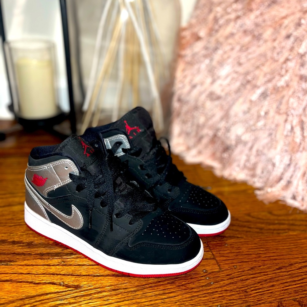 Mint condition Nike Mid dunks